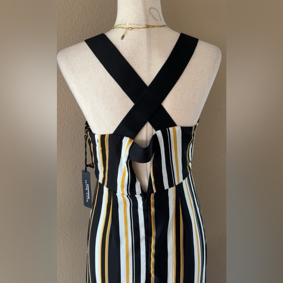Striped maxi dress with back criss cross straps - Picture 6 of 8